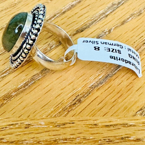 Real Labradorite Natural Gemstone Ring 1 Inch Ornate Setting Ring Size 8 - Picture 4 of 8